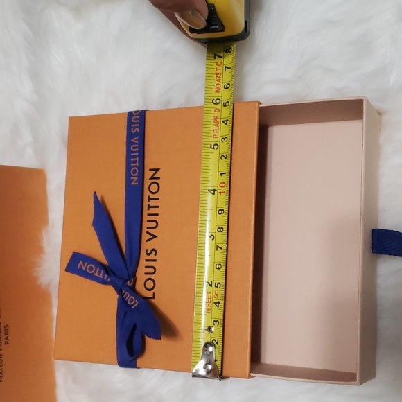 AUTHENTIC SMALL LOUIS VUITTON DRAWER GIFT BOX SET - Picture 3 of 6